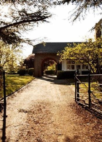 Petersons Winery And Armidale