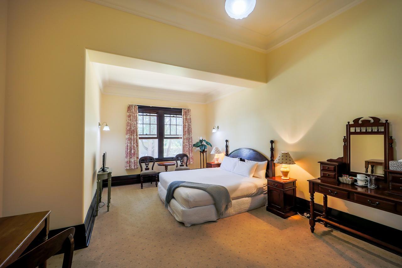 Petersons Winery And 4*