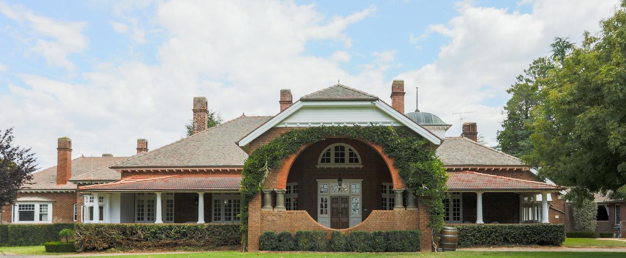 Petersons Winery And 4* Armidale