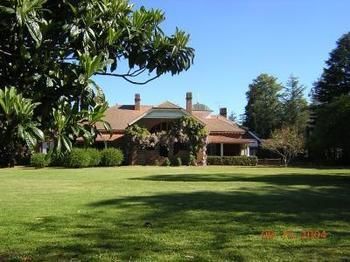 Petersons Winery And 4* Armidale
